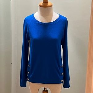 Long sleeve sweater with front buttons